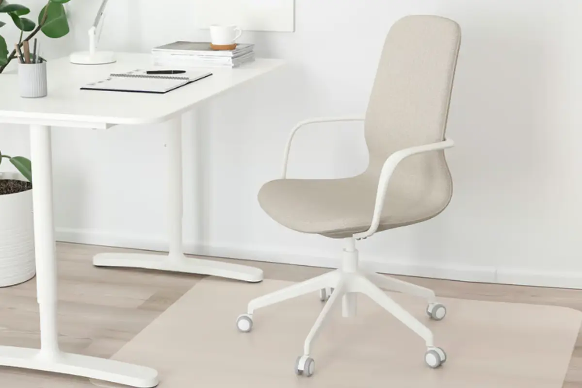 Кресло IKEA Langfjall в интерьере