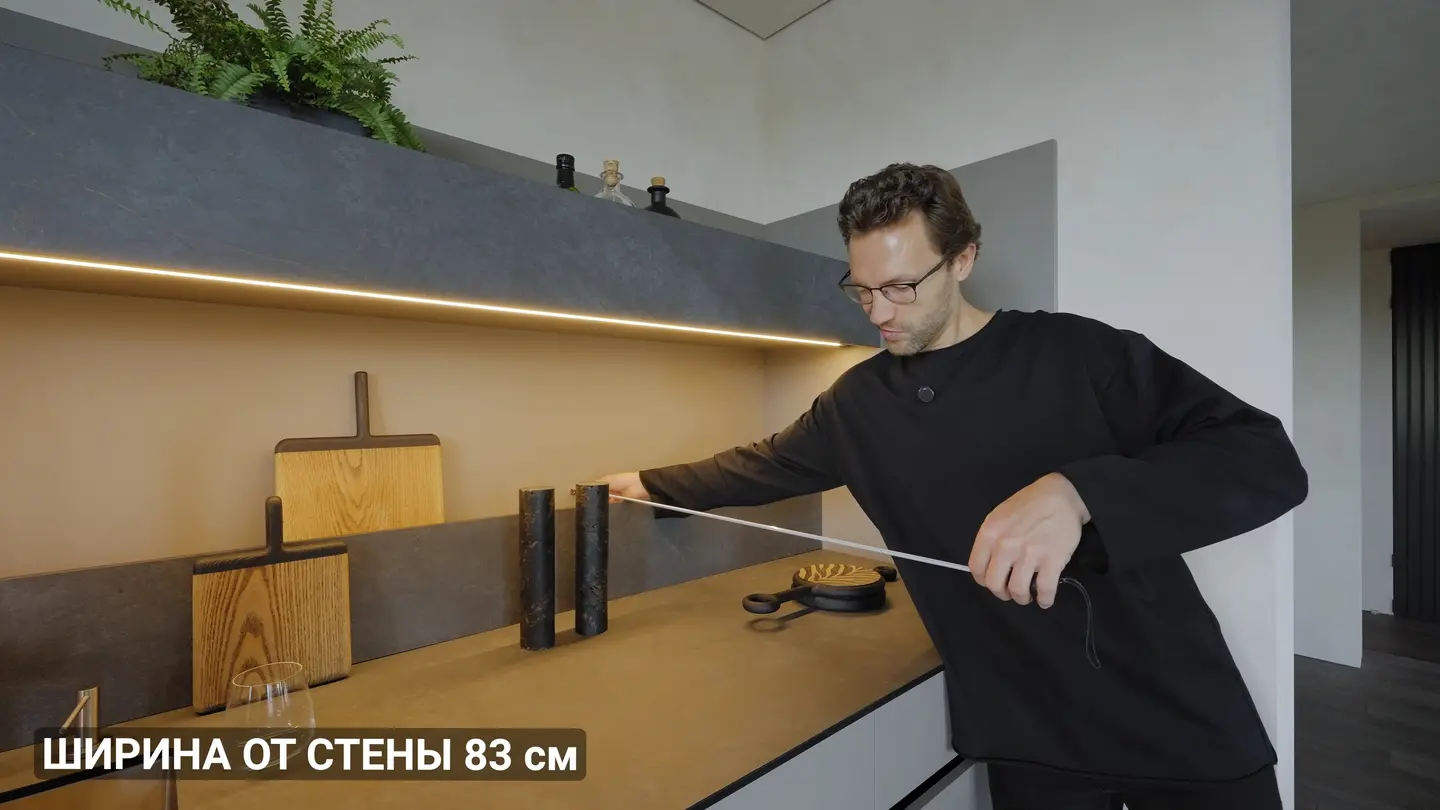 замер глубины столешницы с хранением за бортиком